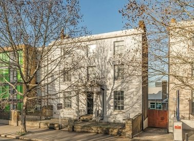 Properties for sale in Wandsworth Road - SW8 4TE view1