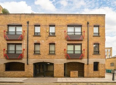 Properties for sale in Wapping Lane - E1W 2RU view1