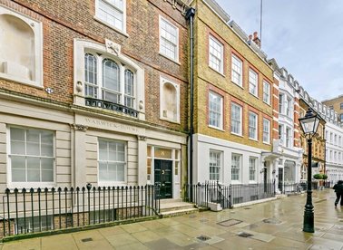Properties for sale in Warwick Court - WC1R 5DJ view1