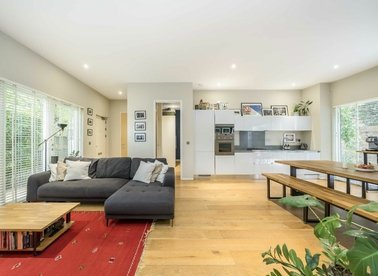 Properties for sale in Wastdale Road - SE23 1HN view1