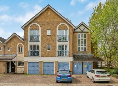 Properties for sale in Water Lane - SE14 5DN view1