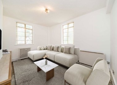 Properties for sale in Waverley Grove - N3 3PU view1