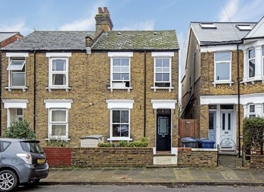 Properties for sale in Wells House Road - NW10 6ED view1