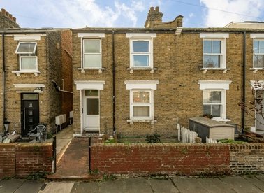 Properties for sale in Wells House Road - NW10 6ED view1