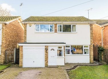 Properties for sale in Wensleydale Gardens - TW12 2LU view1