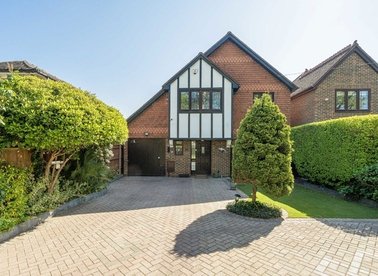 Properties for sale in Wensleydale Road - TW12 2LY view1