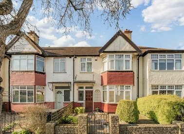 Properties for sale in Wentworth Park - N3 1YE view1