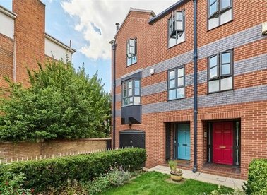 Properties for sale in West Lane - SE16 4PA view1