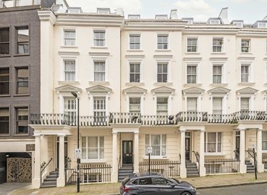 Properties for sale in Westbourne Grove Terrace - W2 5SD view1