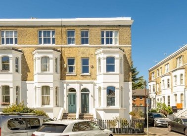 Westcroft Square, London, W6