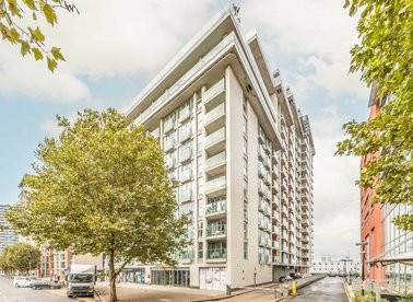 Properties for sale in Western Gateway - E16 1BL view1