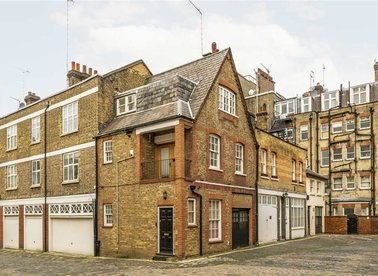 Properties for sale in Weymouth Mews - W1G 7EA view1