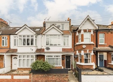 Properties for sale in Whitestile Road - TW8 9NW view1