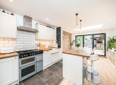 Properties for sale in Willmore End - SW19 3DF view1