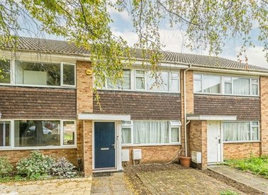 Properties for sale in Willow Bank - TW10 7QY view1