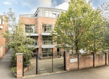 Properties for sale in Wimbledon Hill Road - SW19 7QP view1