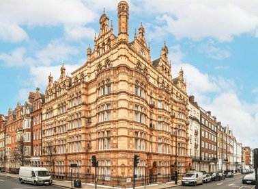 Properties for sale in Wimpole Street - W1G 8GP view1