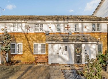Properties for sale in Winterburn Close - N11 3DJ view1