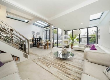 Properties for sale in Woodland Gardens - N10 3UE view1
