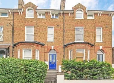 Properties for sale in Woodlands Road - TW7 6NX view1