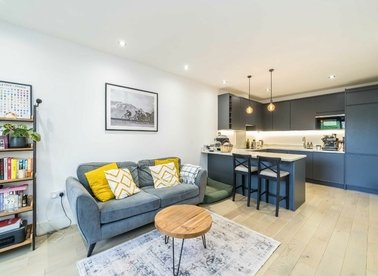 Properties for sale in Woodman Mews - TW9 4AP view1