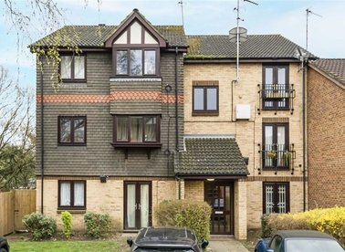 Properties for sale in Woodrush Close - SE14 6DJ view1