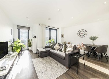 Properties for sale in Woolwich High Street - SE18 6EA view1