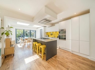 Properties sold in Worslade Road - SW17 0BT view1