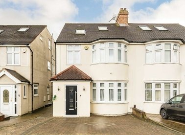 Properties for sale in Worton Gardens - TW7 4BD view1