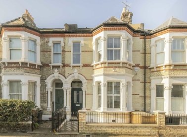 Properties for sale in Wroughton Road - SW11 6AT view1