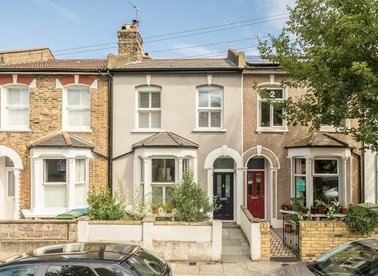 Properties for sale in Wroxton Road - SE15 2BN view1