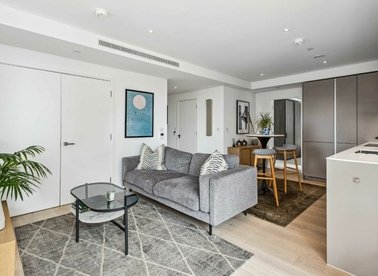 Properties for sale in York Place - SW11 3JD view1