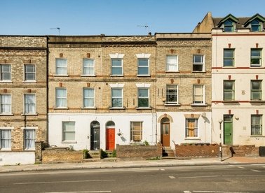 Properties for sale in York Way - N7 9QF view1