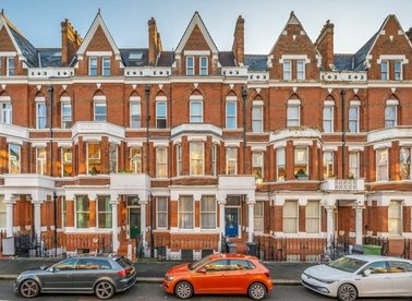 Properties let in Addison Gardens - W14 0DP view1