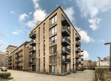 Properties to let in Albatross Way - SE16 7EB view1
