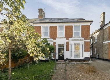 Properties to let in Alexandra Grove - N12 8NU view1
