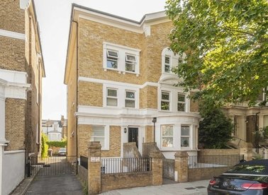 Properties to let in Altenburg Gardens - SW11 1JL view1