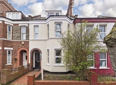 Properties let in Amesbury Avenue - SW2 3BL view1