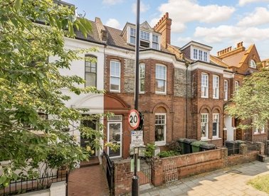 Properties to let in Amesbury Avenue - SW2 3BL view1