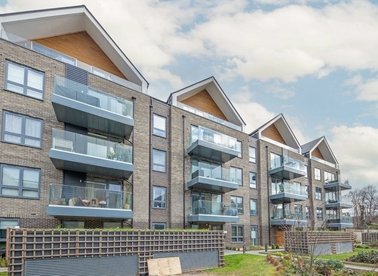 Properties let in Antoinette Close - KT1 2FJ view1
