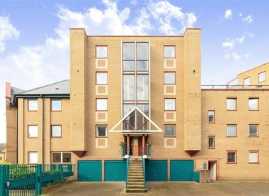 Properties to let in Asher Way - E1W 2JD view1