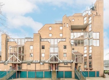 Properties let in Asher Way - E1W 2JD view1