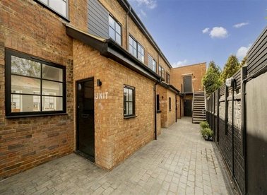 Properties to let in Ashford Road - NW2 6TP view1