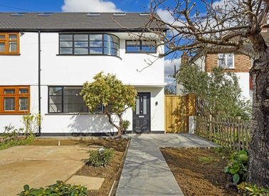 Properties let in Ashley Drive - TW2 6HW view1