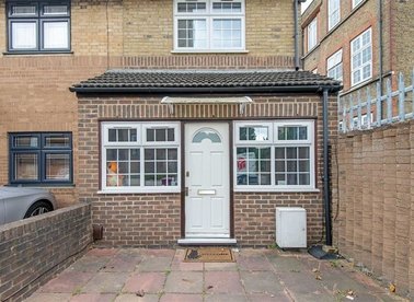 Properties let in Aston Street - E14 7NG view1