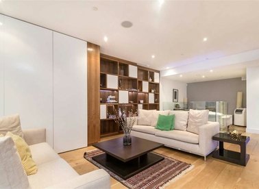 Properties to let in Atherstone Mews - SW7 5BX view1