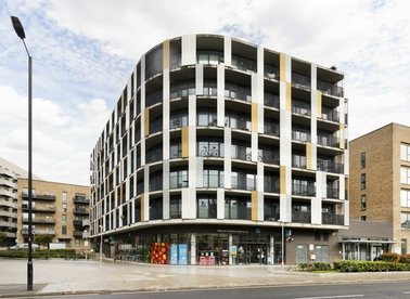 Properties let in Atkins Square - E8 1FA view1