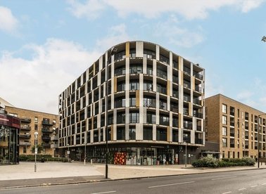 Properties let in Atkins Square - E8 1FA view1
