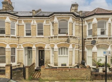 Properties let in Ballater Road - SW2 5QP view1