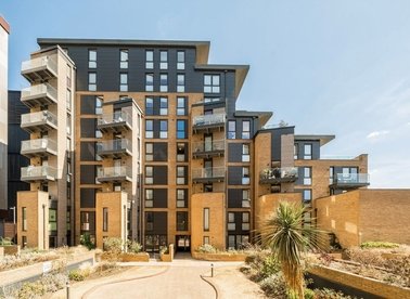 Properties let in Baltic Avenue - TW8 0FU view1